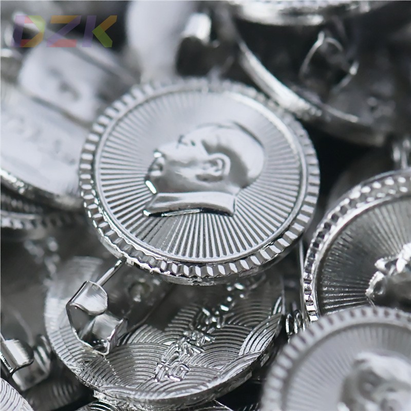 毛主席像章银色胸章 毛爷爷头像纪念勋章微章银色2厘米像章0.35c9