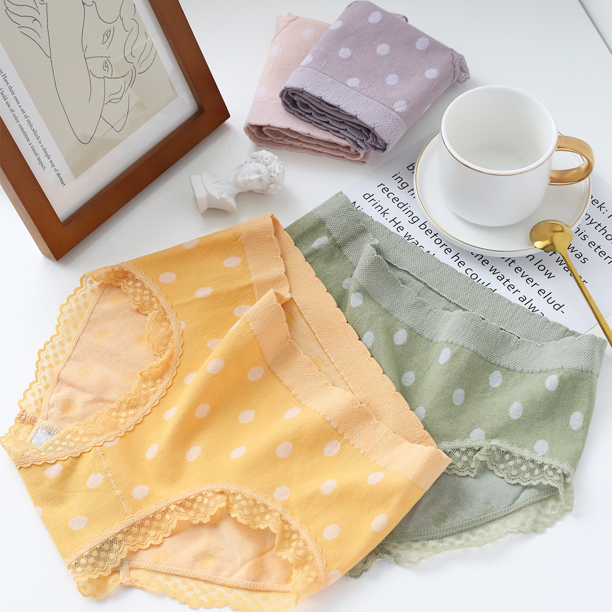 婴儿棉圆点可爱风蕾丝边三角裤