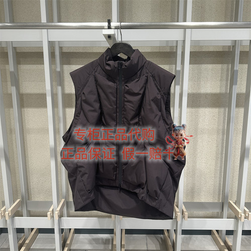 速写羽绒马甲9Q0C12010