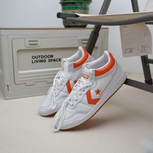 匡威中帮板鞋休闲百搭