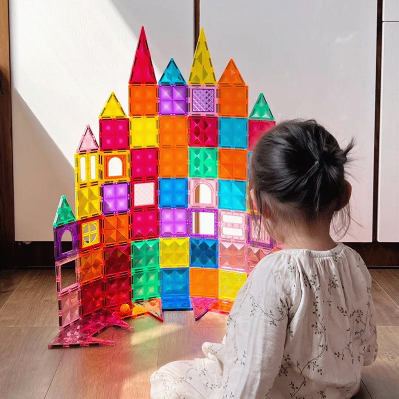 钻面彩窗磁力片益智类拼装玩具