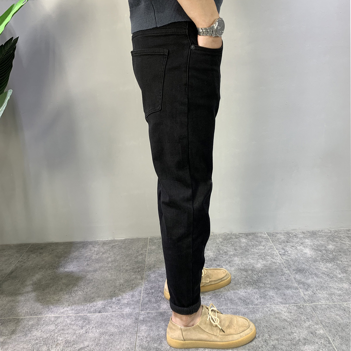 胡先生2025年四季款男士净版牛仔裤黑色显瘦锥形裤简单百搭小脚裤