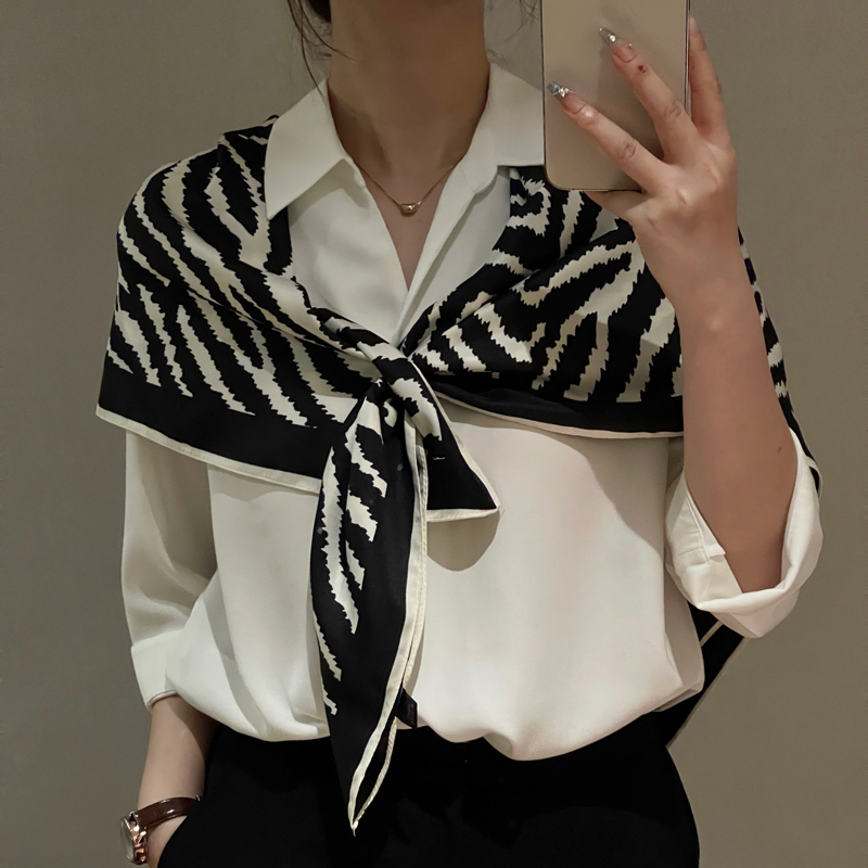 雪林鹿春秋穿孔丝巾韩版女斑马纹