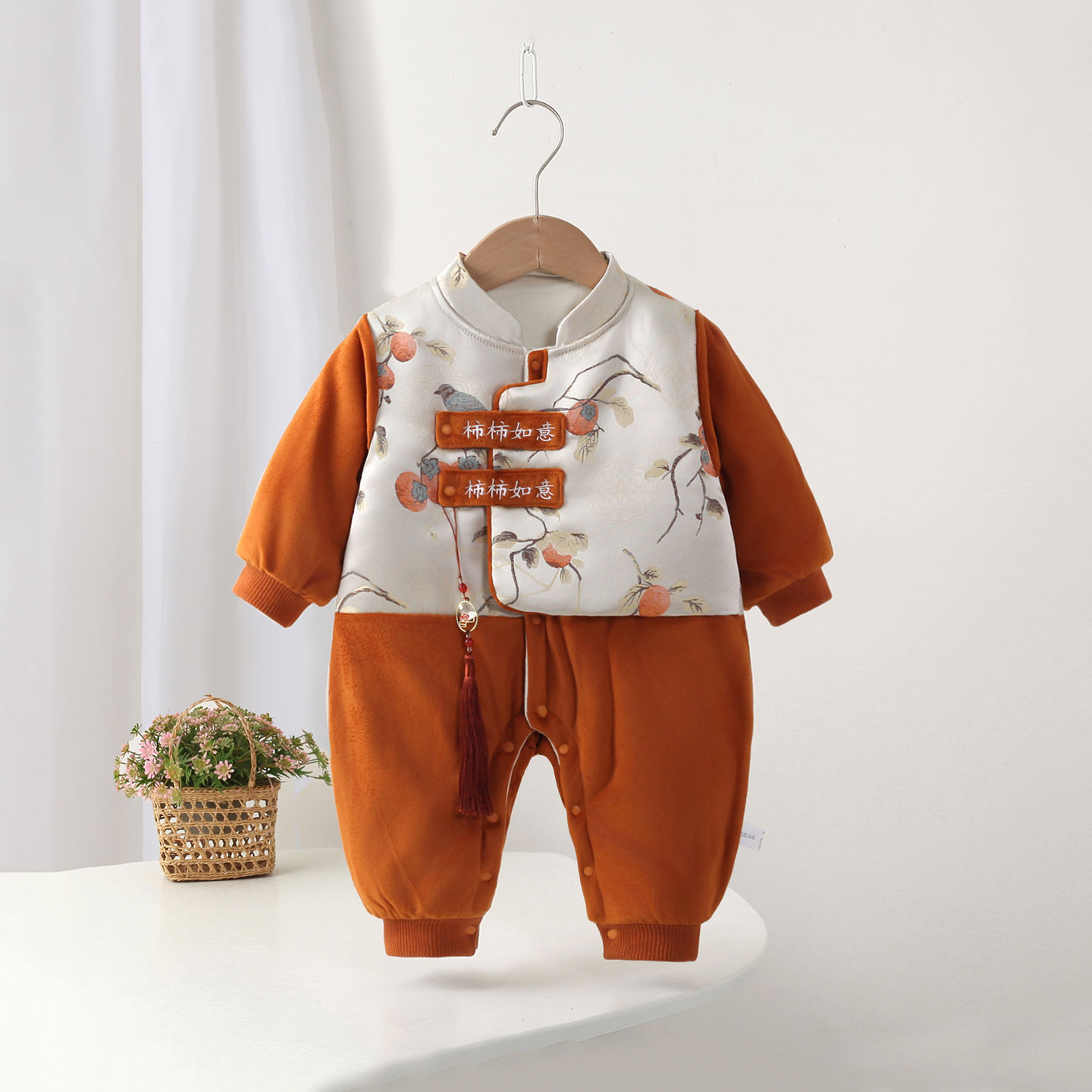 婴儿秋冬薄棉中式连体衣