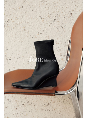 IORE理想矿石设计师原创 柔性几何 柔软弹力小羊皮坡跟尖头短靴