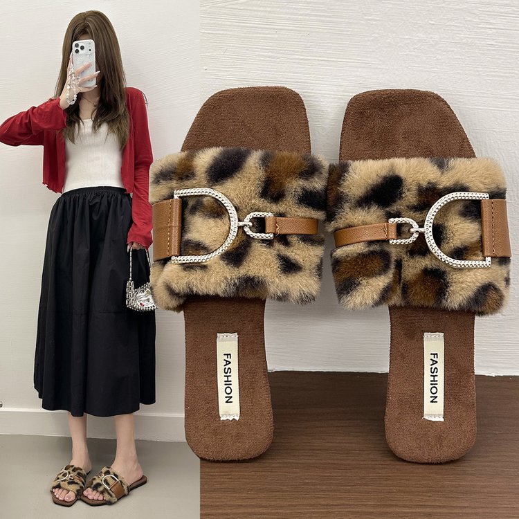 金属镶钻 D 扣毛绒一字拖女冬季加厚软糯毛绒外穿保暖毛毛拖鞋女