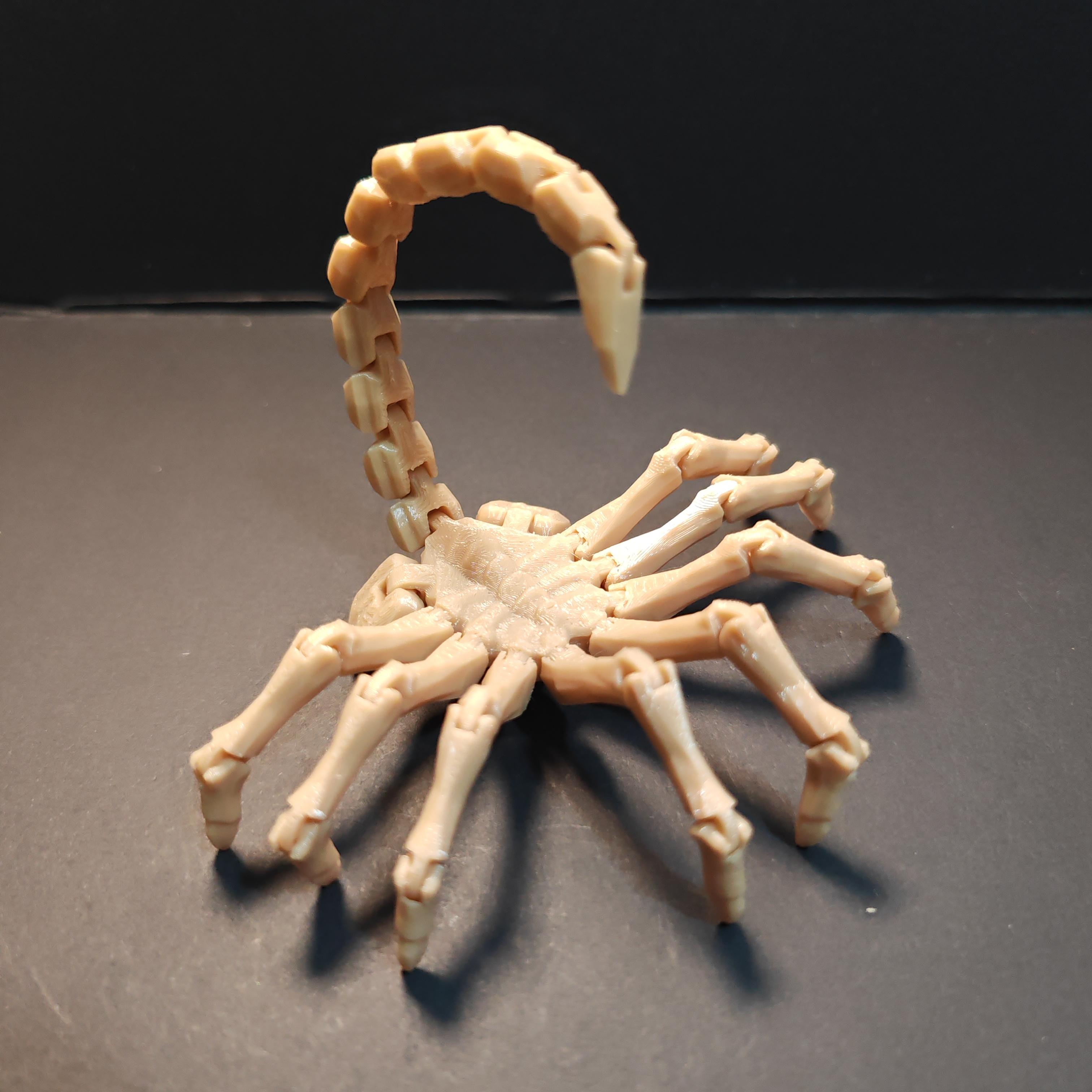 3D打印抱脸虫关节可动整蛊玩具