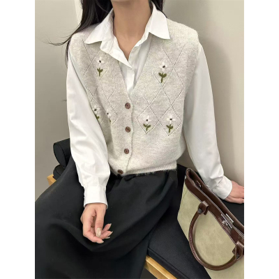 秋冬毛衣女背心V领绣花针织马甲