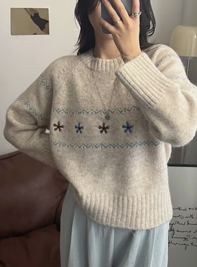 文艺复古花朵刺绣圆领套头毛衣女秋冬新款韩系宽松慵懒风针织上衣