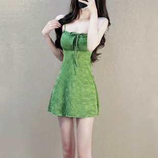 绿色显白吊带抹胸裙式 泳衣女两件套温泉小胸露背平角保守度假海边