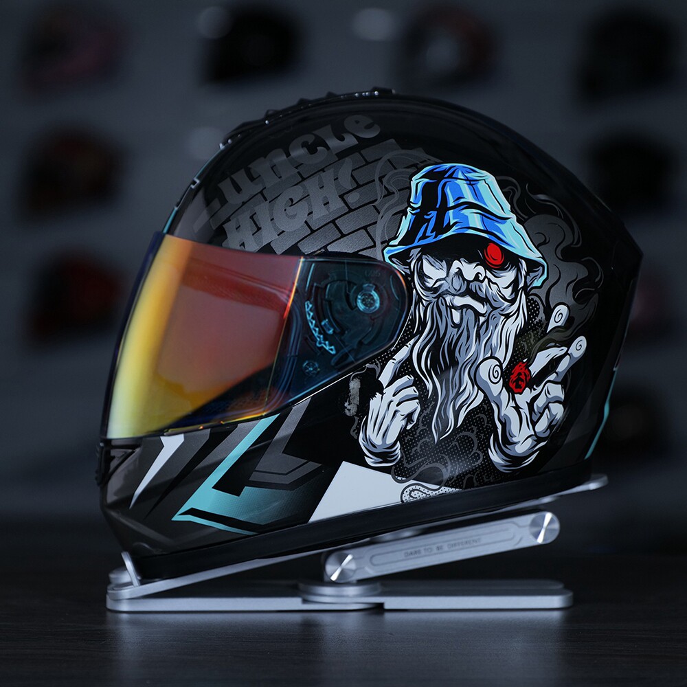 艾狮男女摩托车头盔个性犄角全盔机车四季冬季电动安全帽灰3c认证