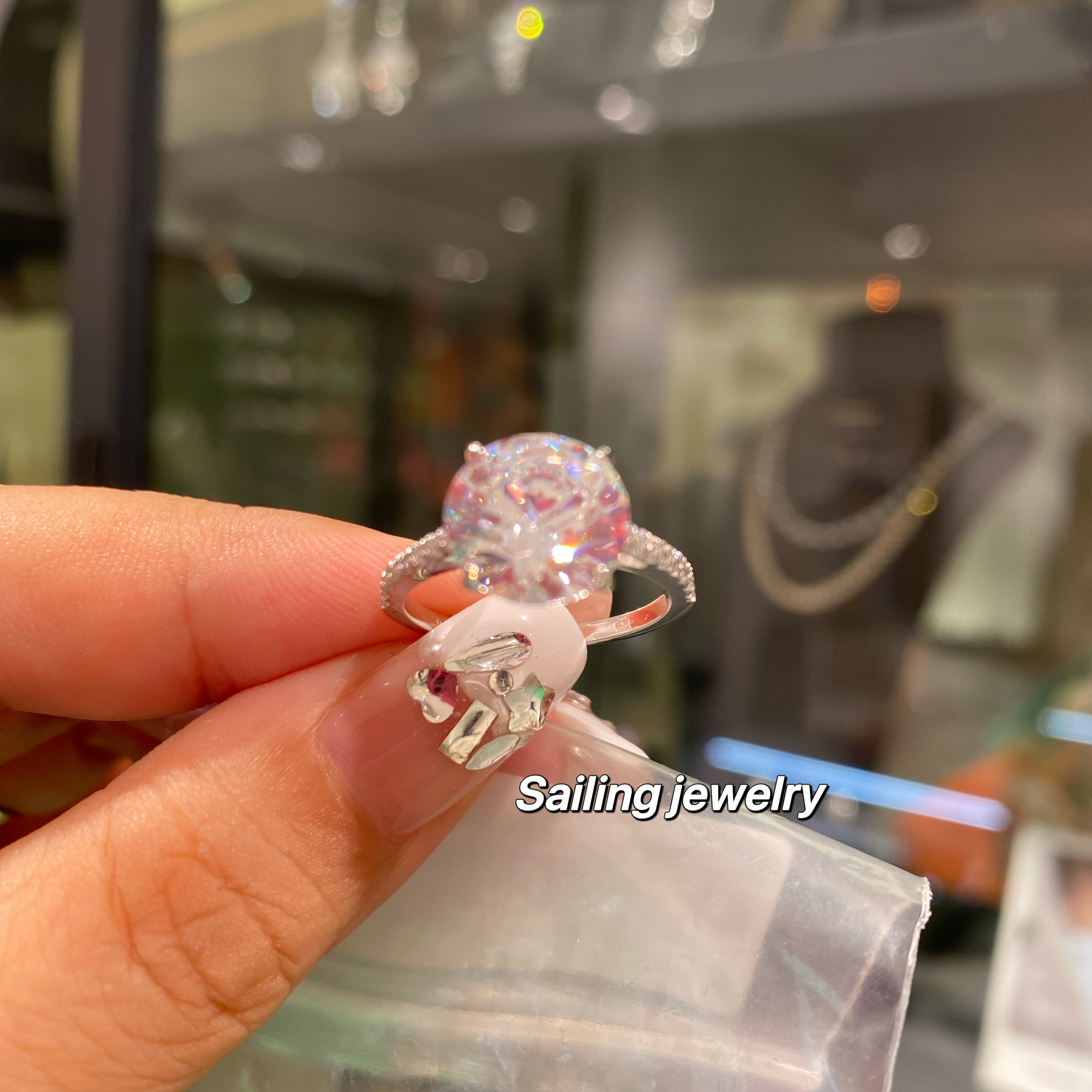 香港专柜 英国carat london 人造宝石戒指 3.5克拉 白金 订婚结婚