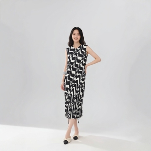2026新休闲直筒型几何图案印花优雅无袖 百褶短连衣裙 奢定SHX