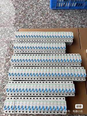Schneider Electric/施耐德Easy7+ 1