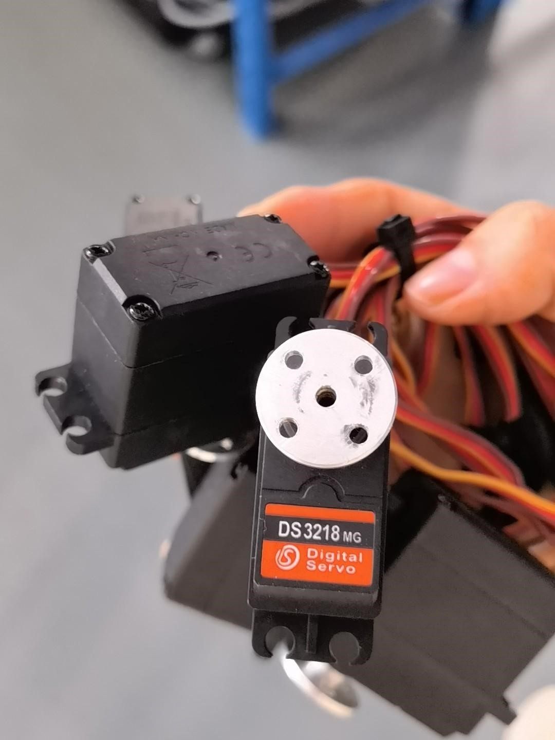 20KG大扭矩金属齿数字舵机DS3218MG 遥控车模船模机