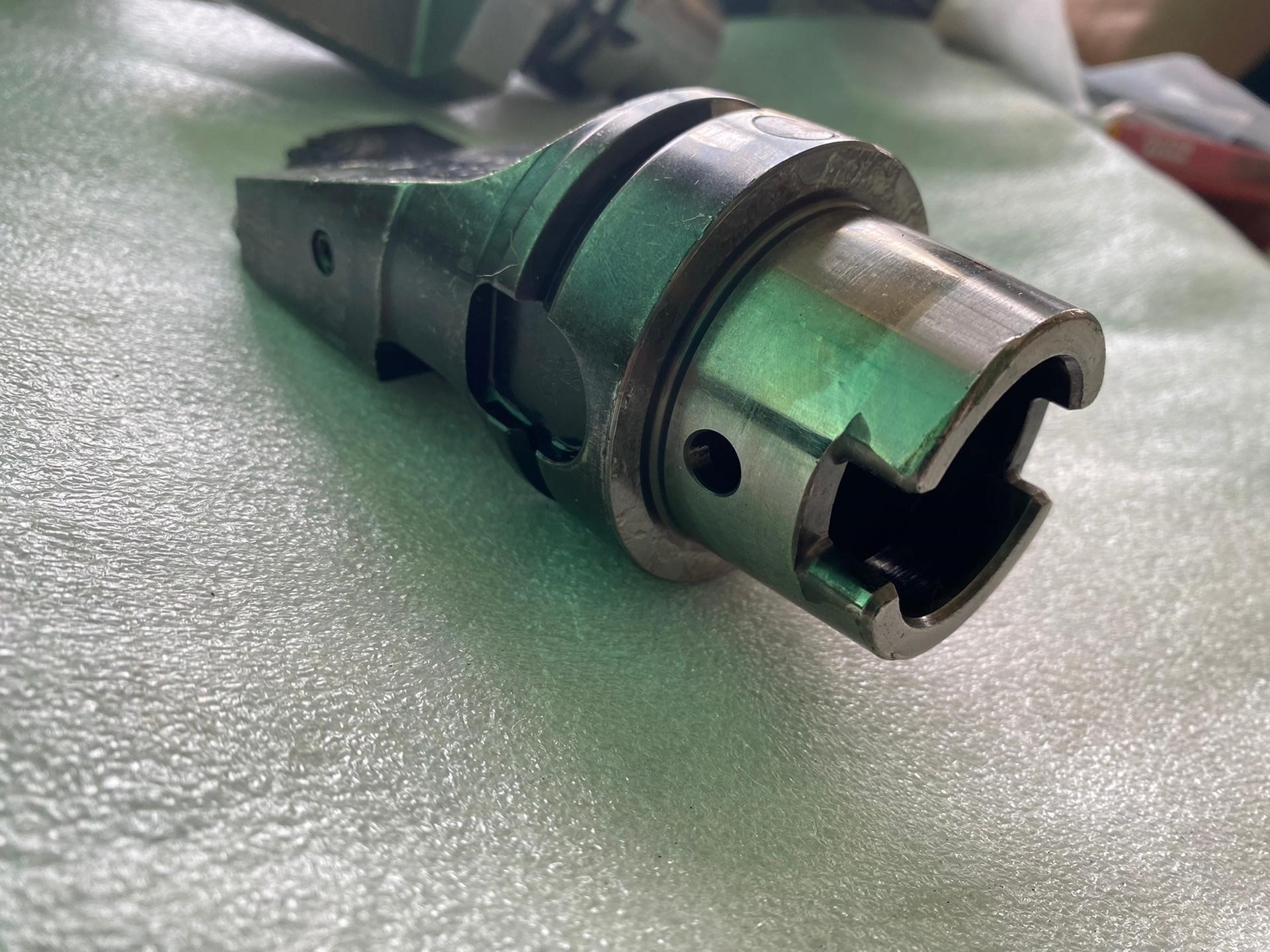 瑞士刀柄HSK A63ST-TBK-C-32R.    D1