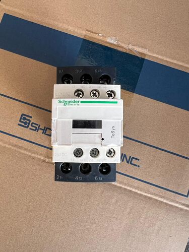 施耐德LC1D32BD接触器，24V线圈