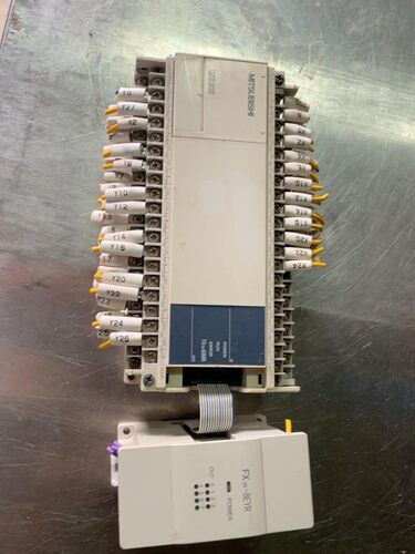三菱PLC FX1N-60MR-001，扩展FX2N-8EY