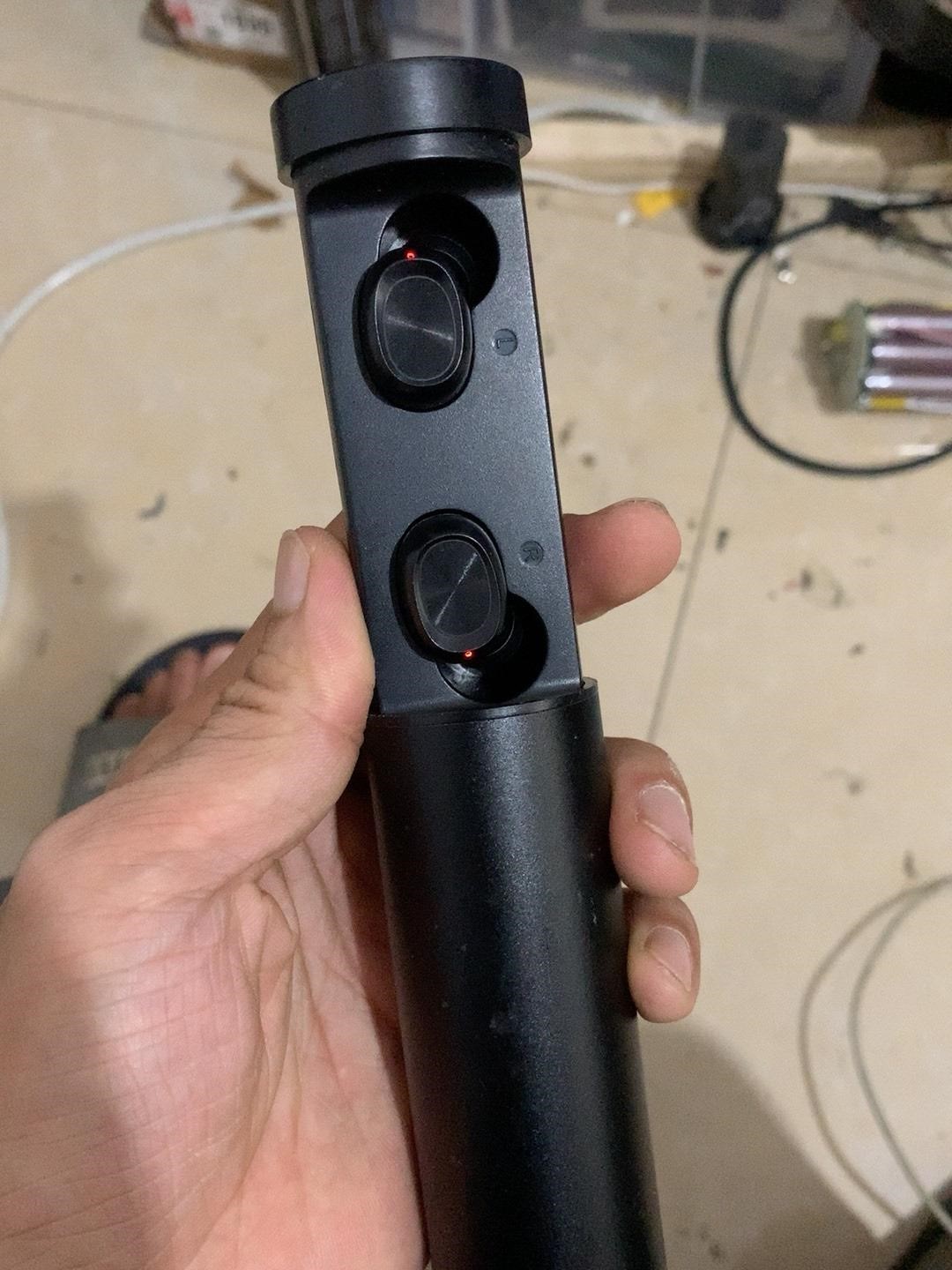 蓝牙耳机功能正常试听了一下，音质还行吧。便宜出