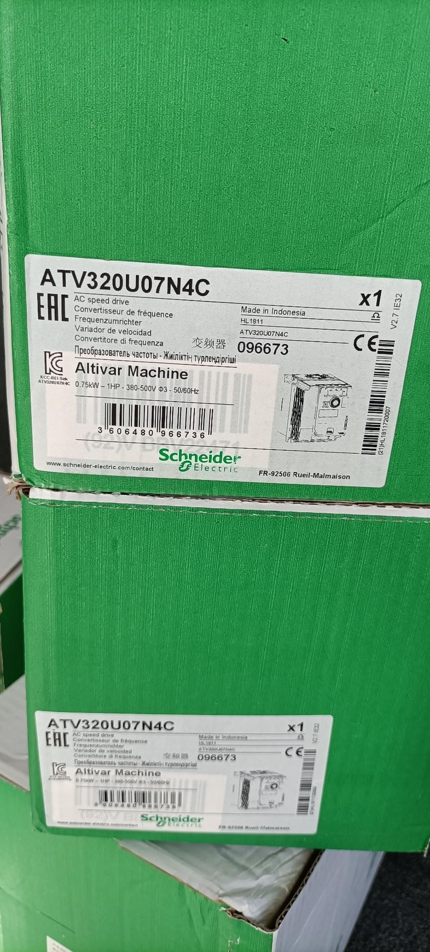 施耐德变频器ATV320U07N4C 三相380V 0.37