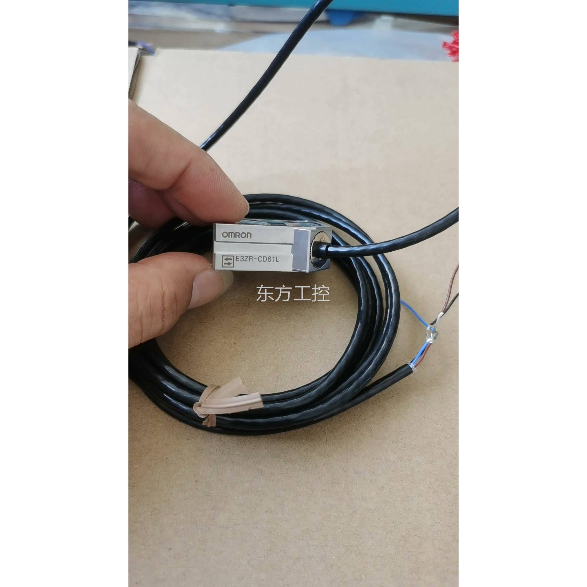 议价RE3Z-CD61L欧姆龙光电传感器，原正装品E3Z-RCR