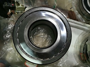 BKD6321大轴承，单个重8KG共有三个全新未使用的，带包