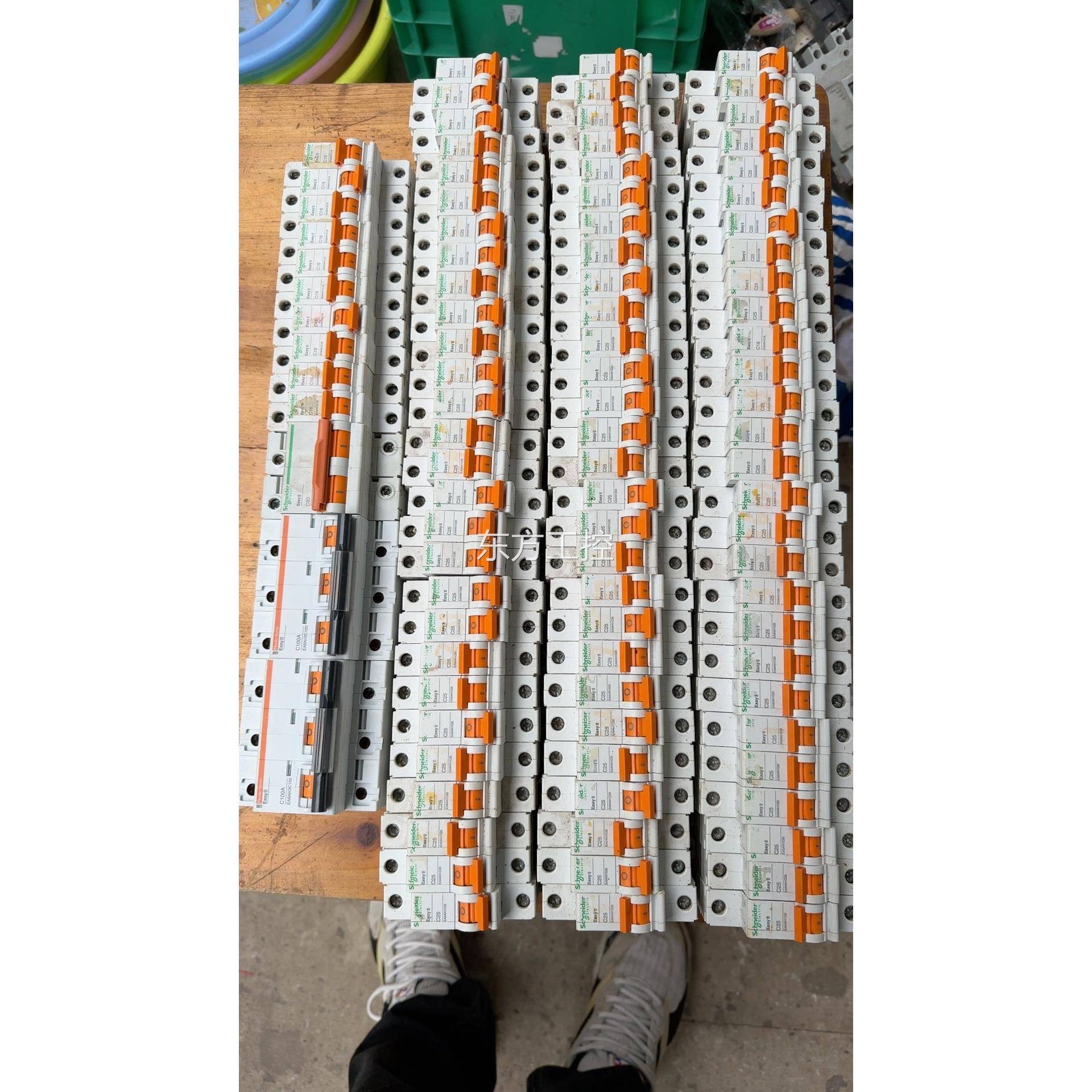 议价施德小型断路器 Easy8 1 P 25A数量82个 耐二手
