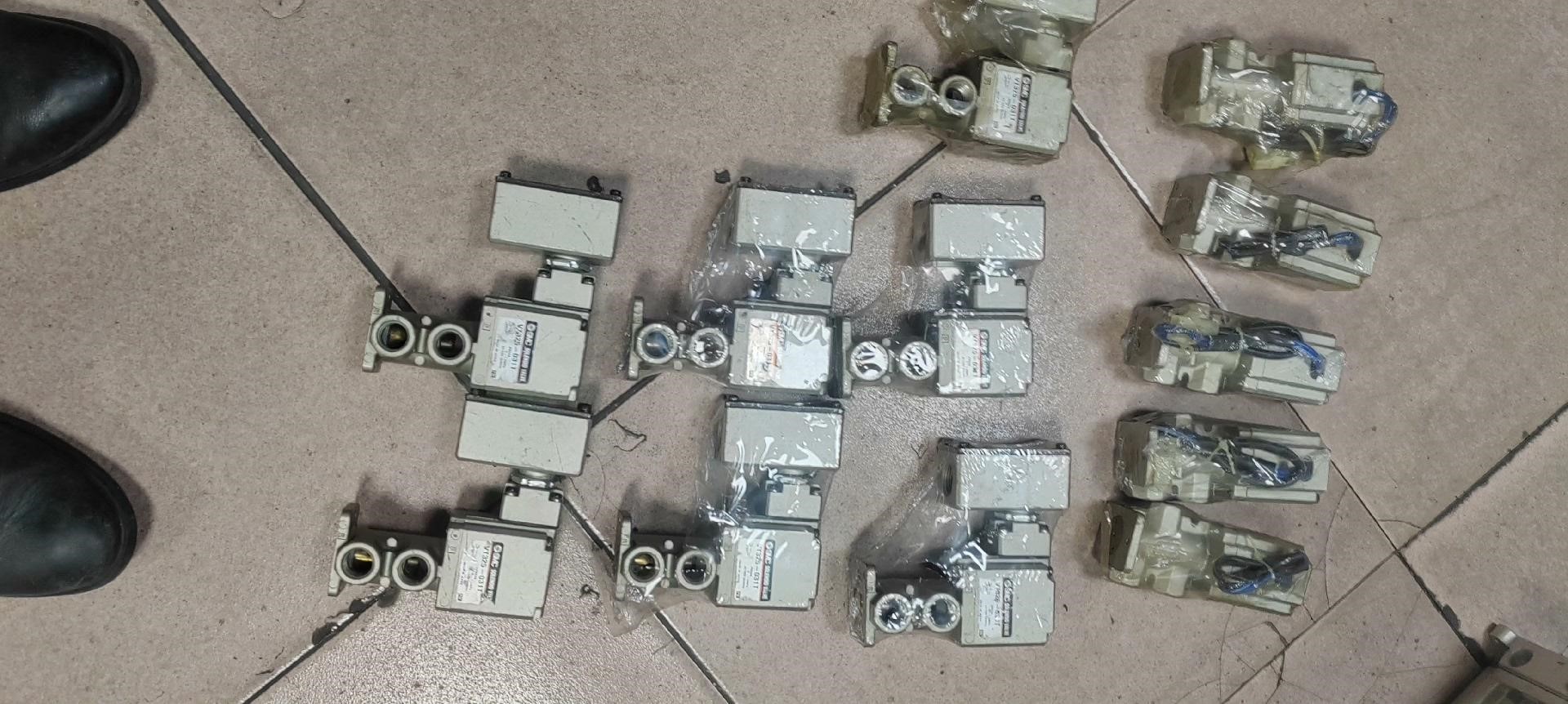 SMC二位三通电磁阀VT325一031T，VT325一021