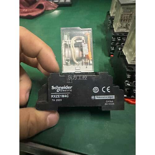 议价施耐14脚42VDC继L电器RXM4B2BD 现货30德个