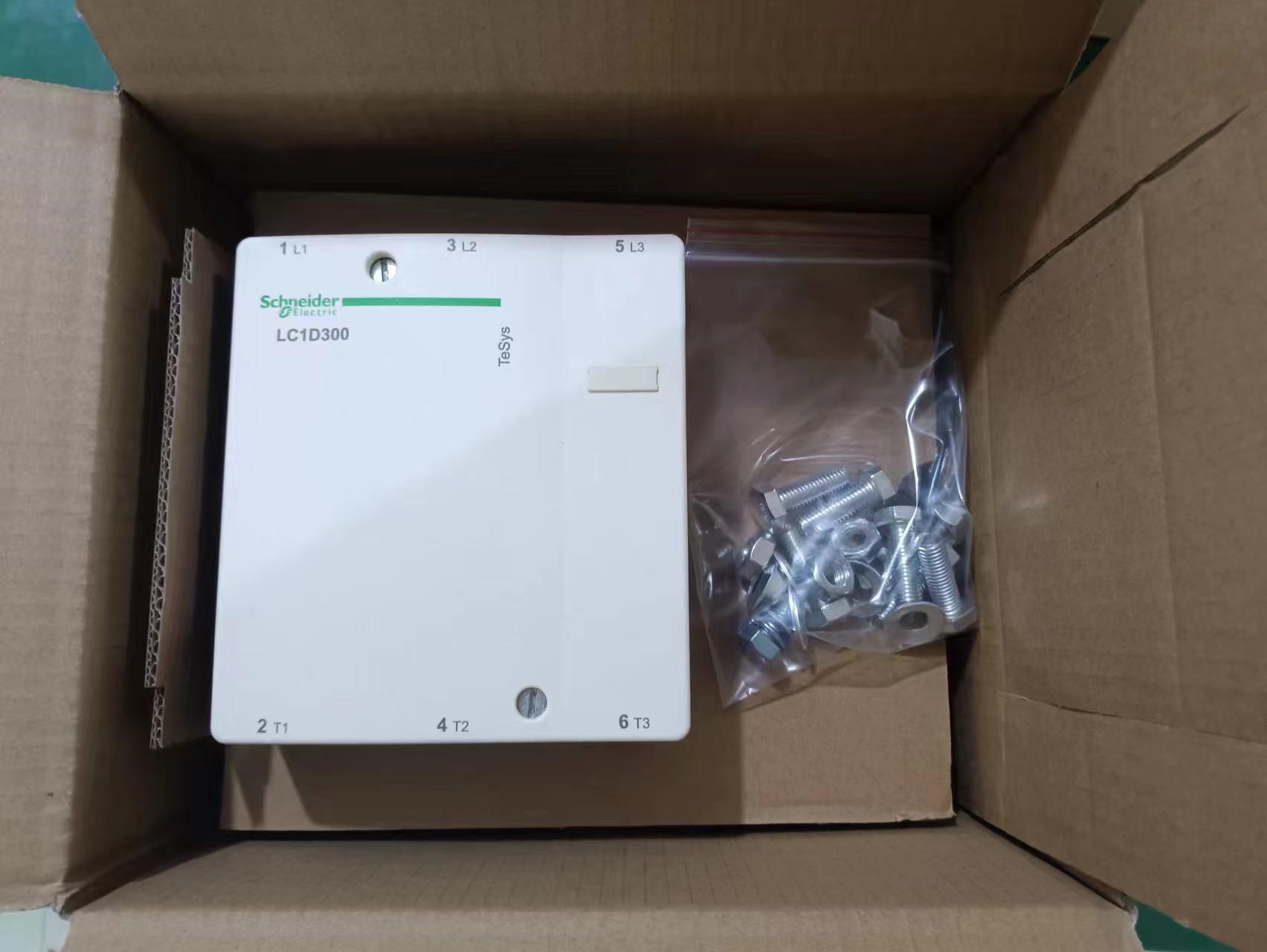 施耐德交流接触器LC1D300  线圈电压220V/380V