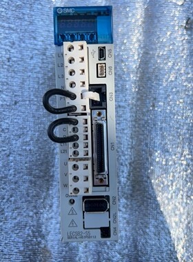日本SMC 电缸驱动器LECSB2-S5，装机未使用，560