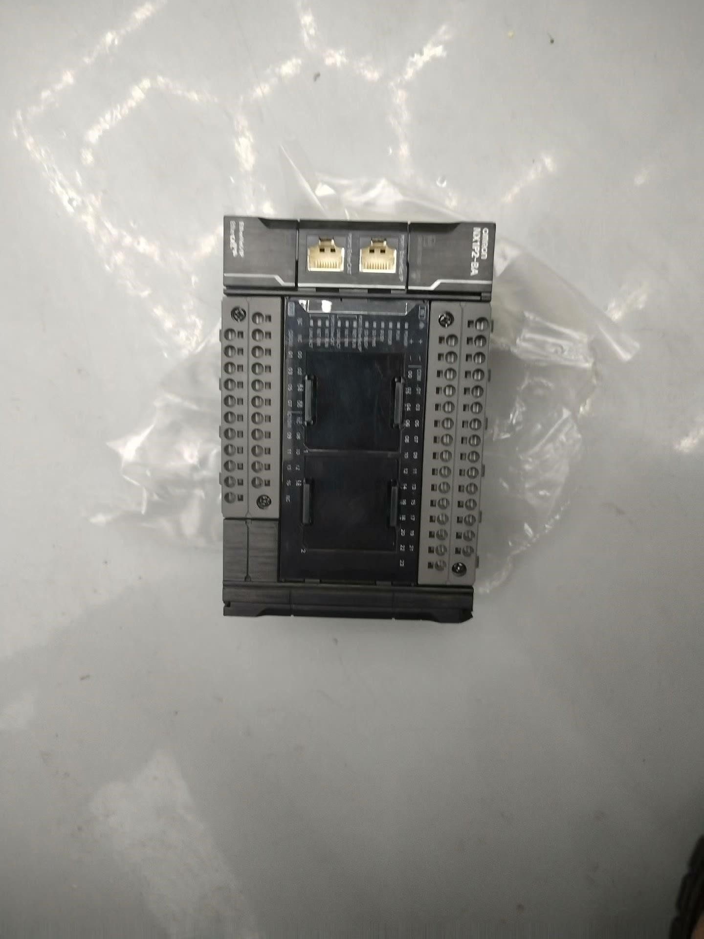 OMRON欧姆龙NX1P2-1140DT-BA可编程控制器p