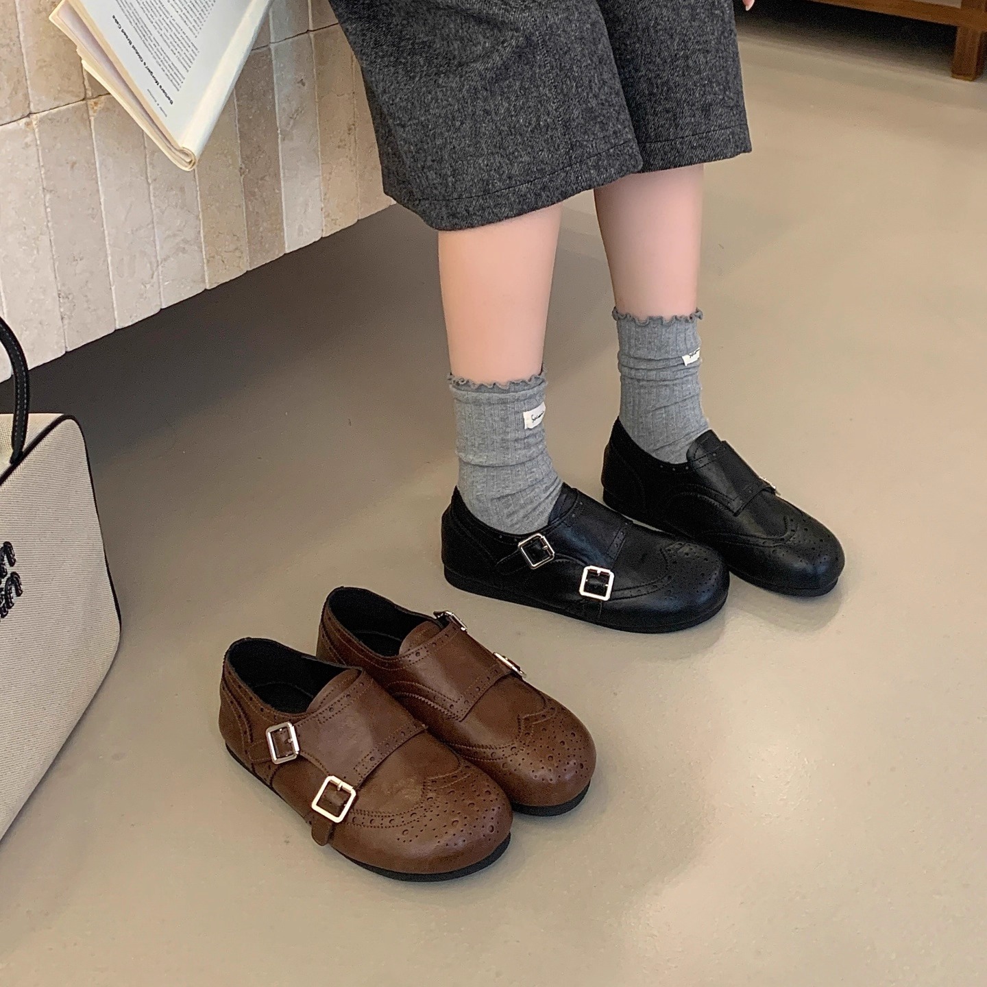 皮面平底内增高圆头皮带扣勃肯鞋