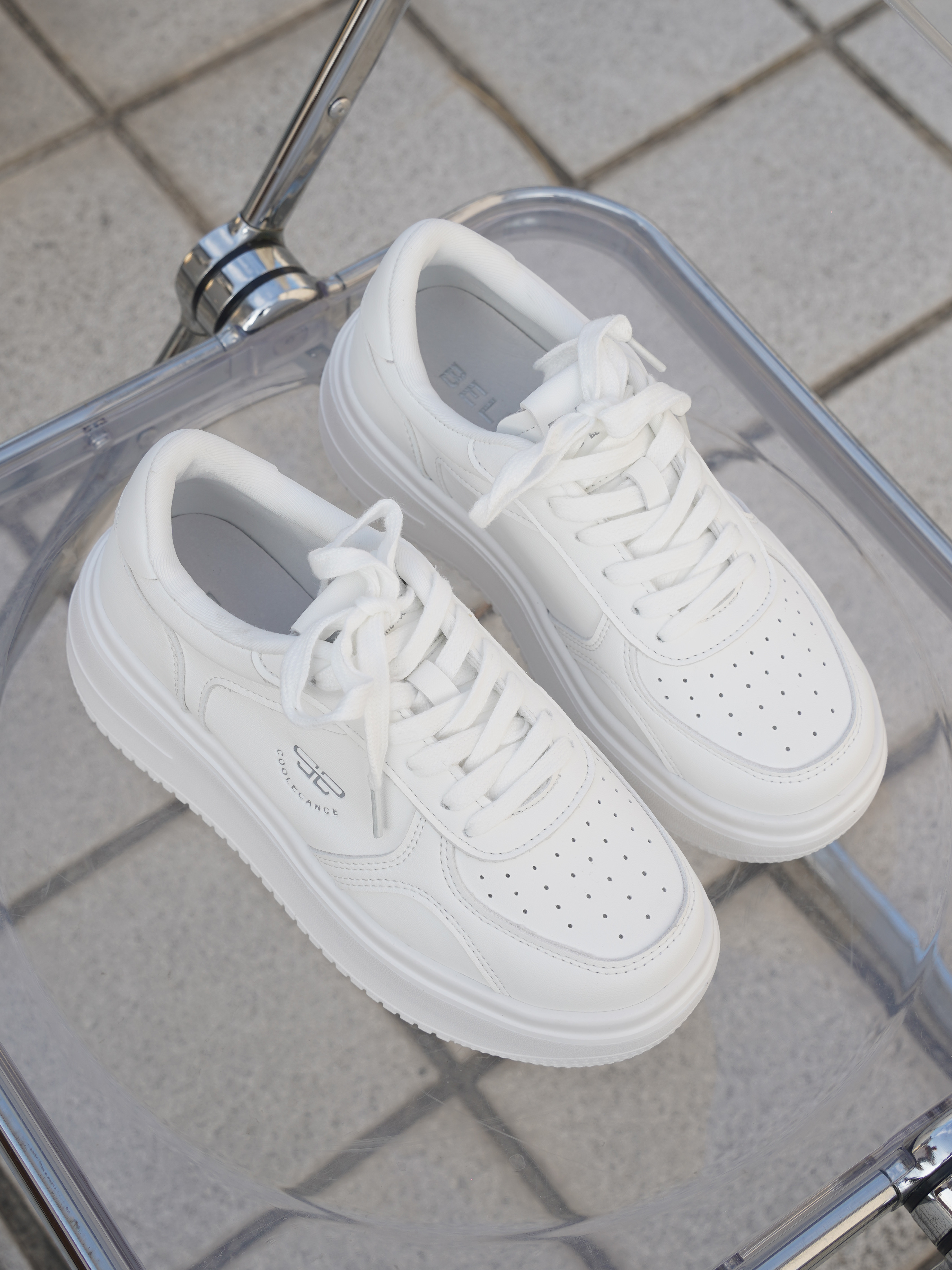 商场实体店剩下~真皮厚底增高小白鞋女款通勤百搭休闲运动板鞋子