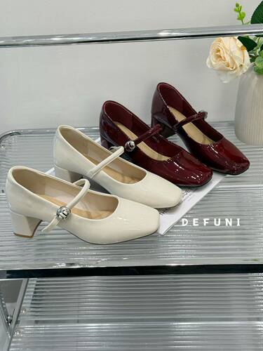 2026新款5厘米仙女风浅口漆皮粗跟单鞋女玛丽珍时尚百搭温柔鞋女