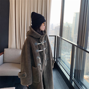 杨小妖同款冬牛角扣连帽真羊羔毛皮毛一体羊剪绒全羊毛韩皮草外套