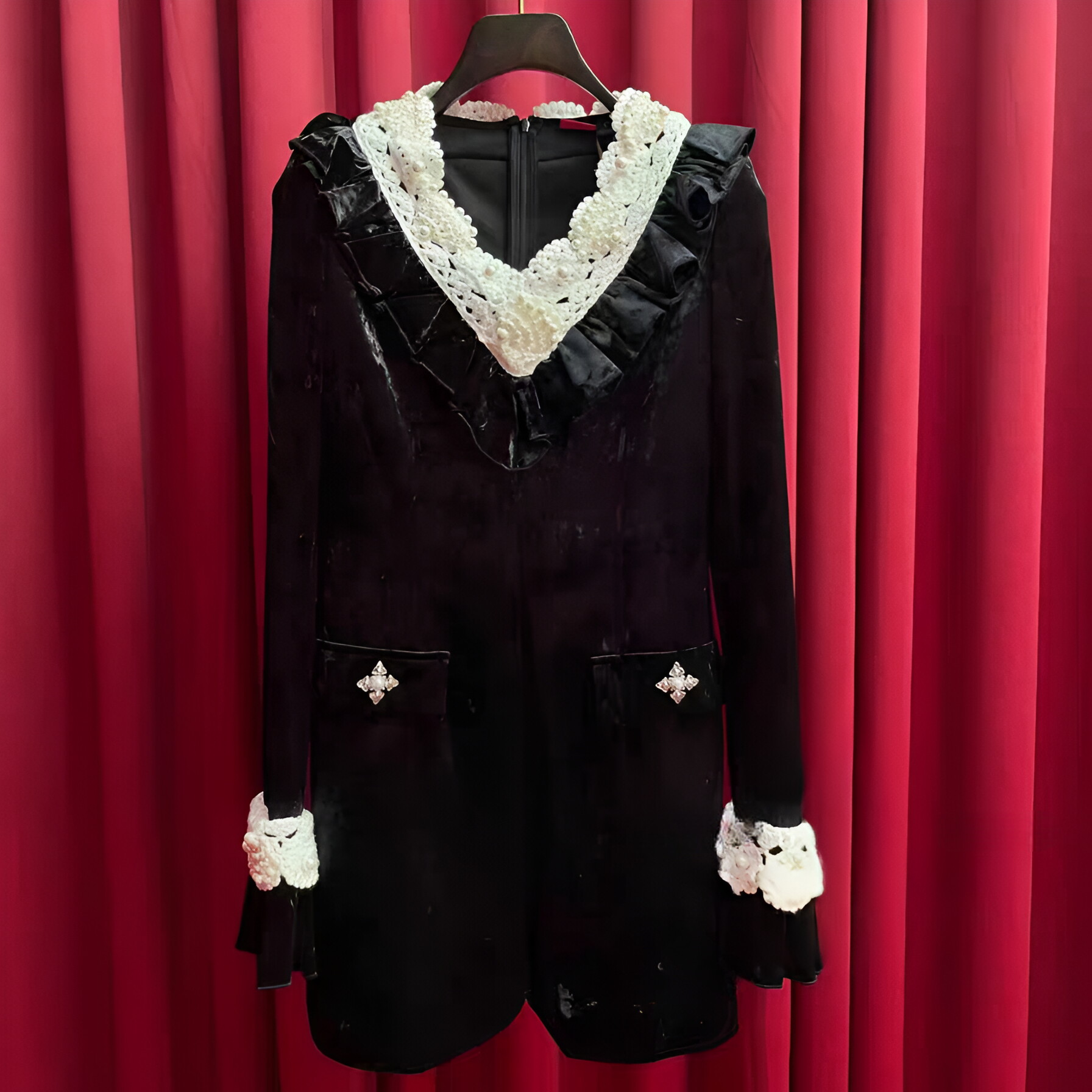 正品24春黑色丝绒摩登连衣裙LF24C11SO169-240