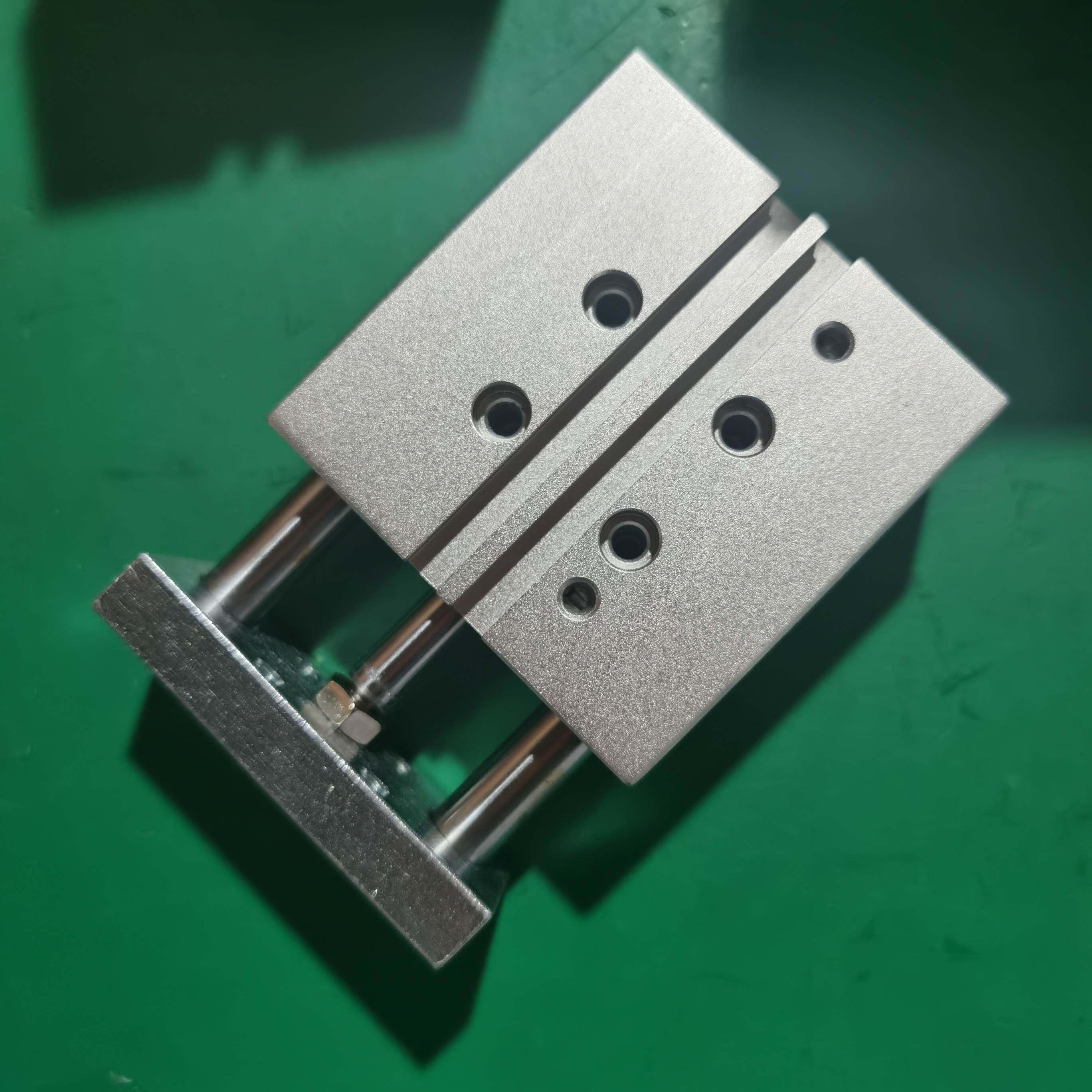 DFM三轴气缸DFM-32-20-P-A/DFM-32-25/30/40/50/80/100-P-A-GF