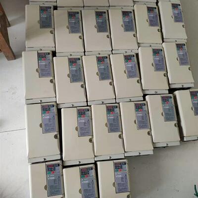 安川变频器 7.5-11KW CIMR-VB40023FBA测试包好成色漂亮