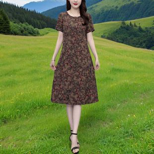 妈妈裙子2025新款夏中年小个子连衣裙气质碎花莱赛尔天丝直筒短裙