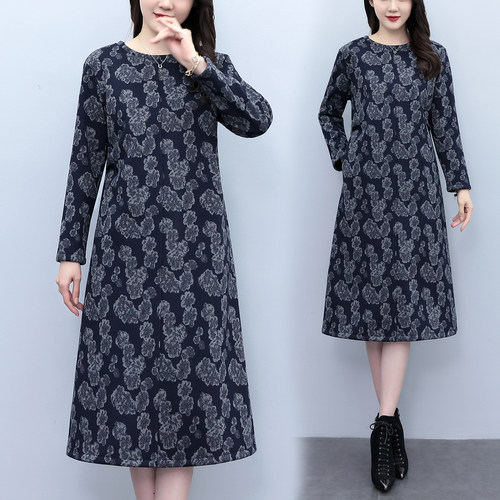 连衣裙小个子秋冬天配大衣的裙子