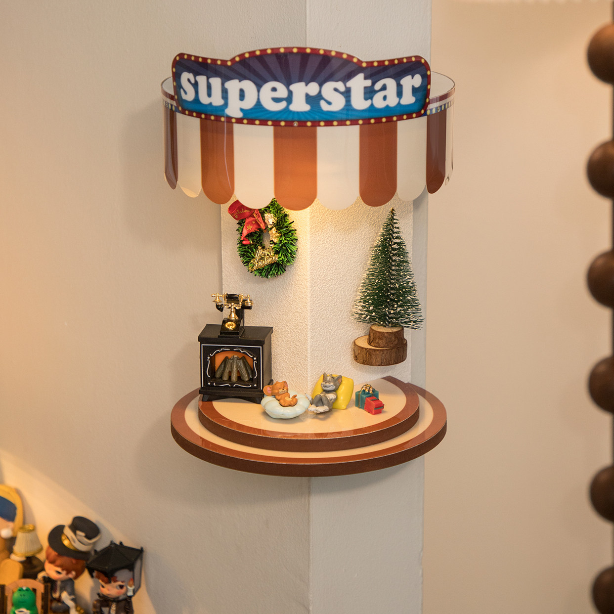 国补猫和老鼠转角盲盒置物架免打孔萌粒手办收纳架墙角发光展示架,收纳整理,整理架/置物架/收纳架,淘宝优惠券,粉丝福利购,淘宝优惠卷