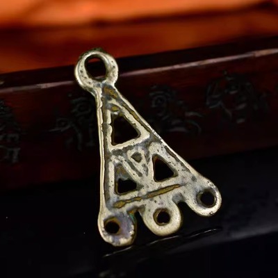 古格王朝千年老天铁山型托甲托架