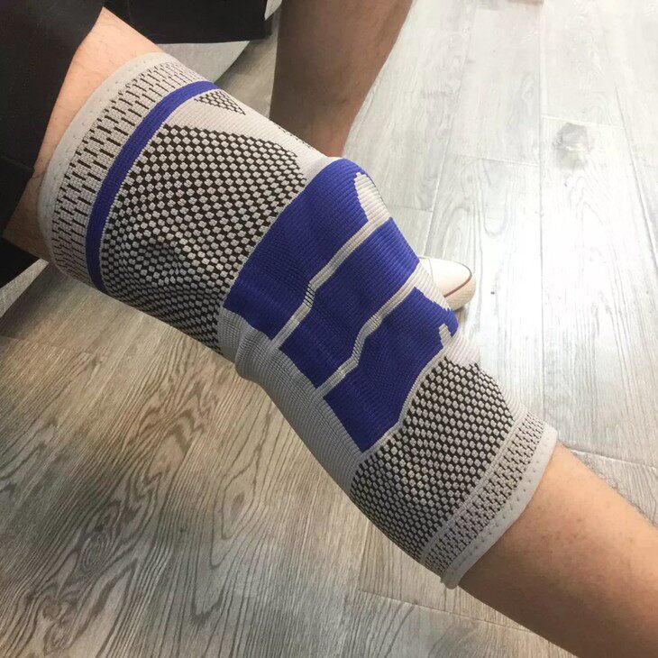 高弹力户外运动膝部积水综合按摩运动护膝(非礼品)