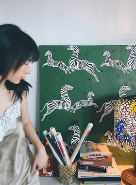 墙纸感手绘画！中古绿色“疯狂斑马”玄关书房沙发超大幅装饰画