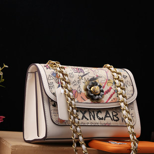 真皮女包2026新款正品涂鸦印花链条小方包女时尚单肩斜挎包高级感