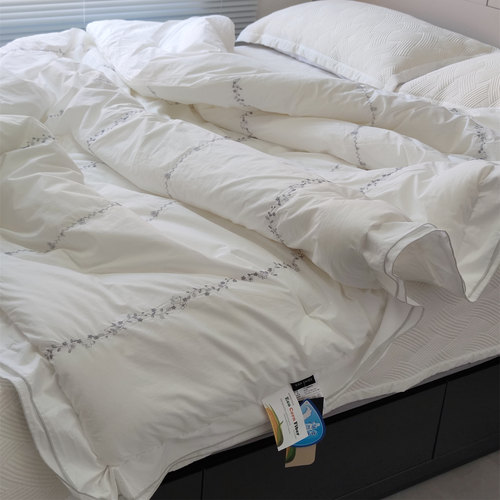 抗菌棉布精致绣花可机洗春秋被