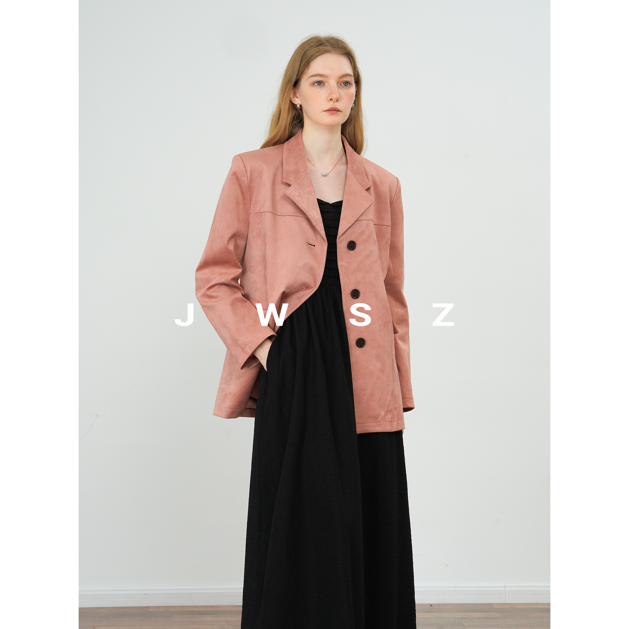 JWSZ摩登柔雾 复古感麂皮绒单排扣廓形西装外套