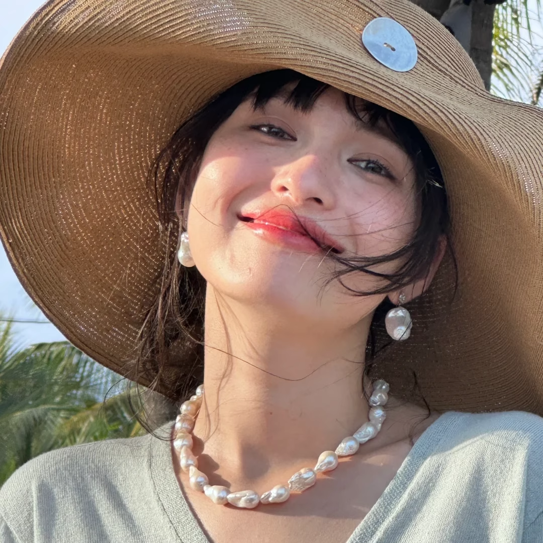 设计款草帽女夏天海边超大帽檐沙滩遮阳帽可折叠法式复古防晒帽子
