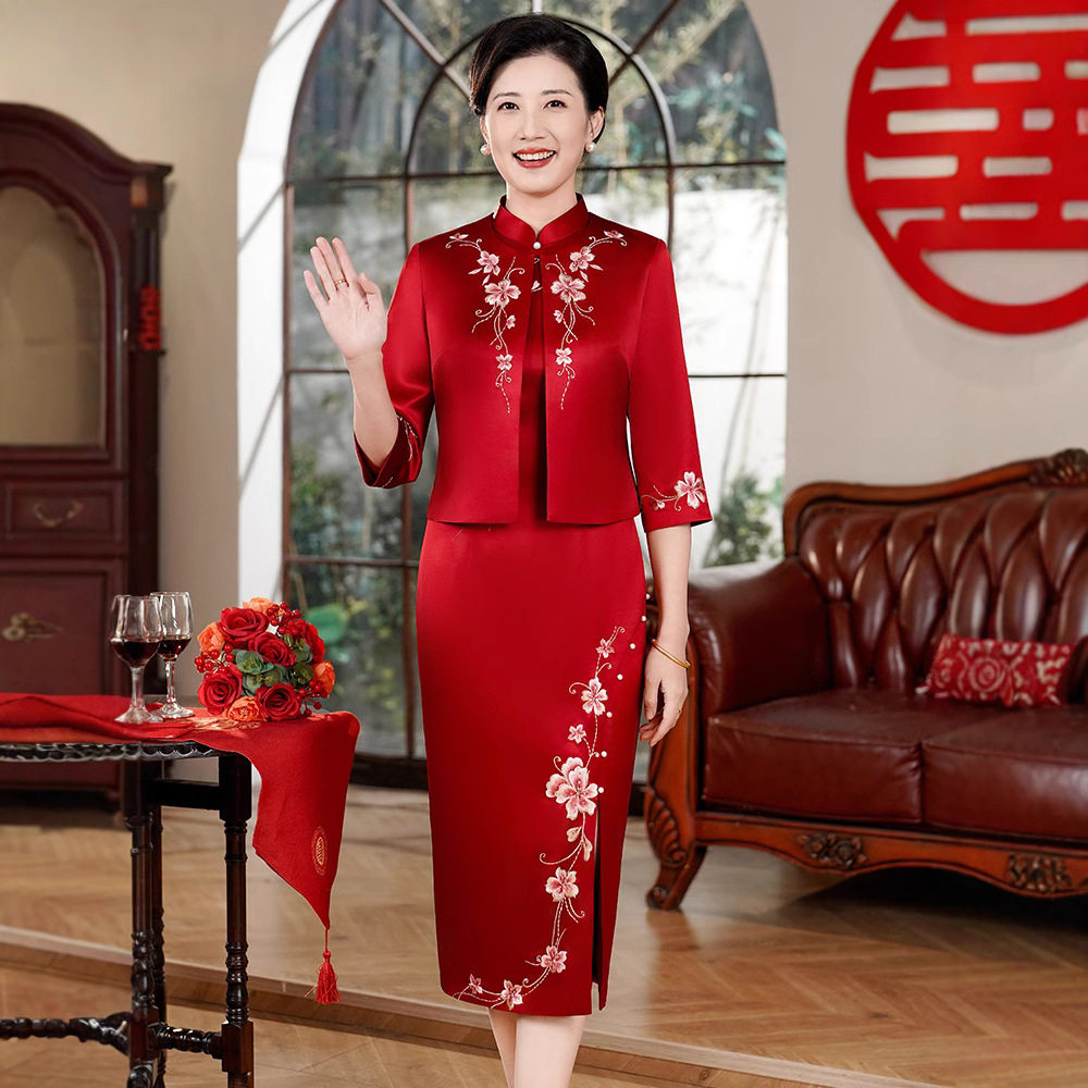 喜婆婆旗袍两件套2026春夏新款年轻红色醋酸刺绣妈妈婚宴礼服